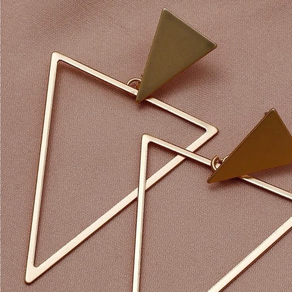 Earrings - Picture 1 of 2